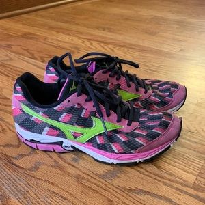 Mizuno wave elixir running shoes